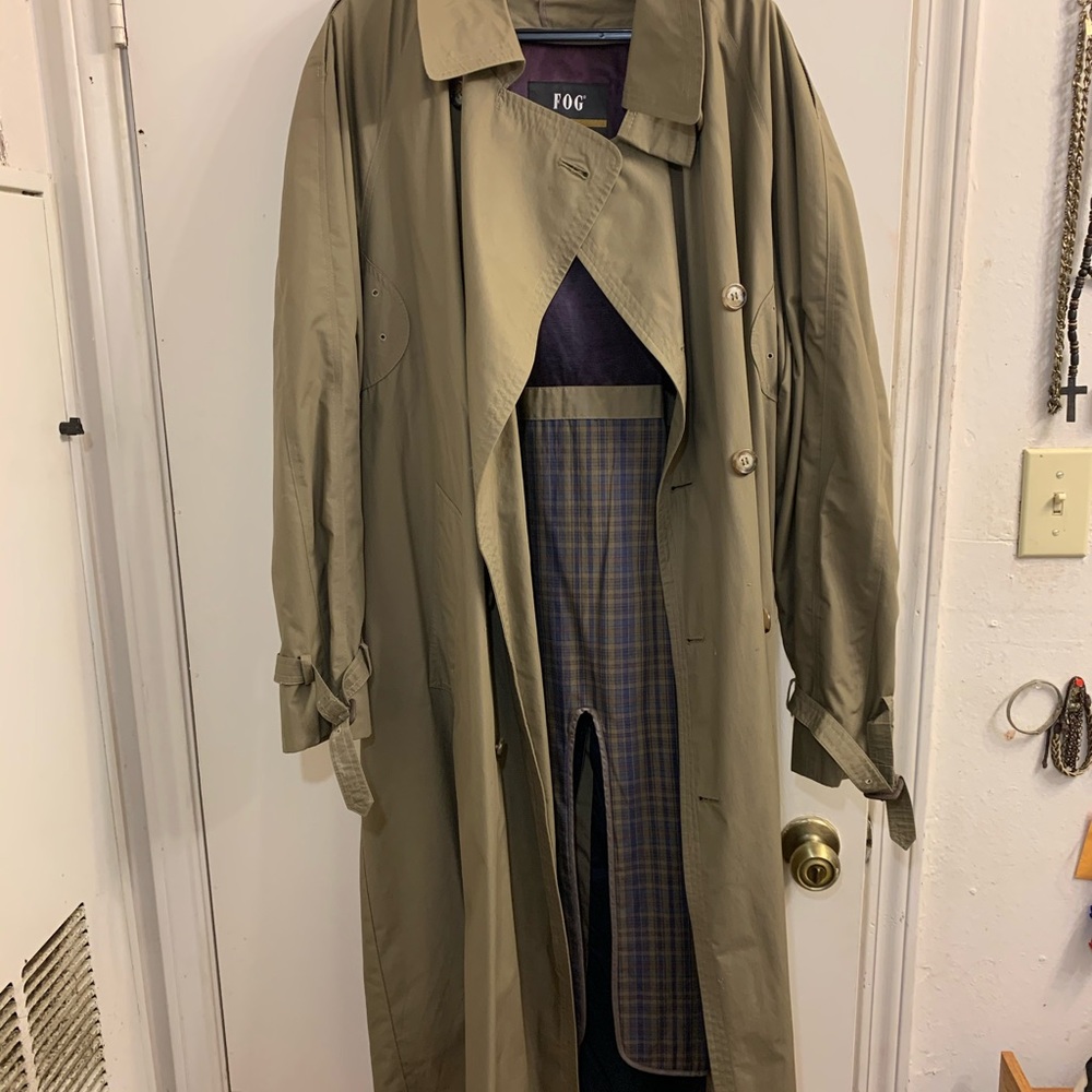 Tan London fog trench coat 42 long